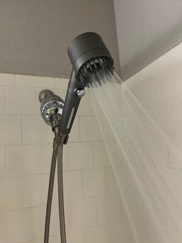 61LUe8aoIIL massage shower head